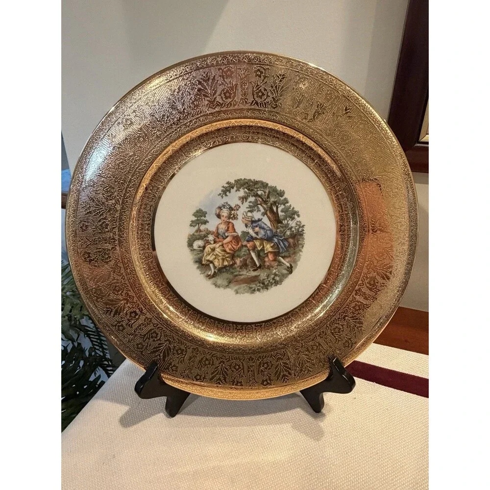 VTG La Petite China LP5 Dinner Plate 22K Gold Rim with Center Courting Couple